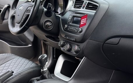 KIA cee'd III, 2012 год, 900 000 рублей, 30 фотография