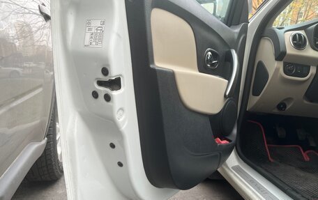 Renault Logan II, 2014 год, 800 000 рублей, 29 фотография