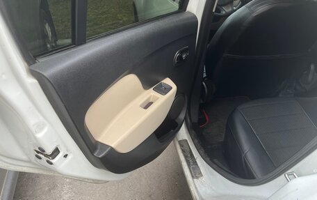 Renault Logan II, 2014 год, 800 000 рублей, 24 фотография