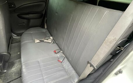 Nissan AD II, 2002 год, 365 000 рублей, 10 фотография