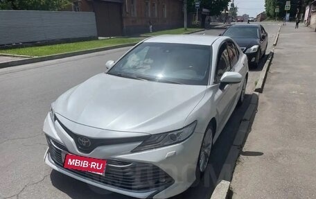 Toyota Camry, 2018 год, 2 700 000 рублей, 1 фотография