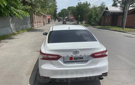 Toyota Camry, 2018 год, 2 700 000 рублей, 2 фотография