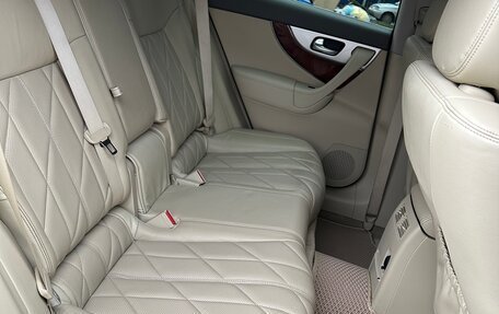 Infiniti FX II, 2011 год, 1 950 000 рублей, 21 фотография