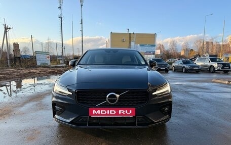 Volvo S60 III, 2021 год, 3 300 000 рублей, 2 фотография