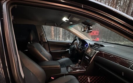 Toyota Camry, 2017 год, 2 450 000 рублей, 4 фотография