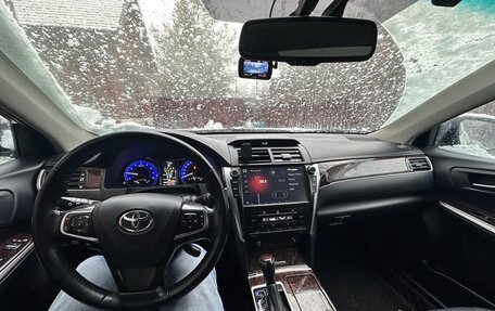 Toyota Camry, 2017 год, 2 450 000 рублей, 12 фотография