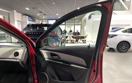 Chevrolet Cruze II, 2011 год, 670 000 рублей, 8 фотография