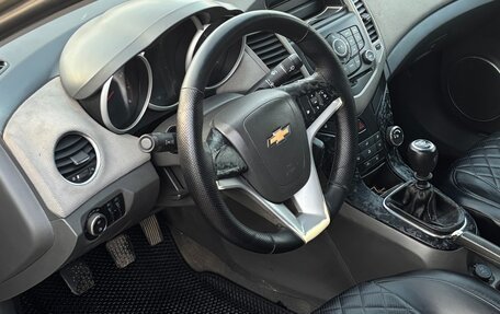 Chevrolet Cruze II, 2010 год, 590 000 рублей, 10 фотография