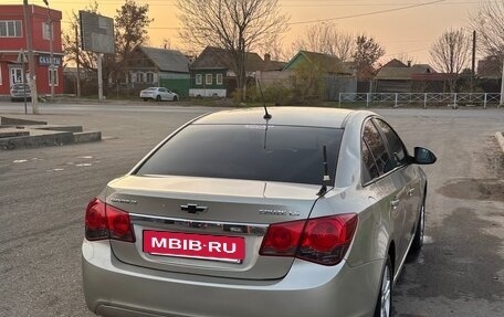 Chevrolet Cruze II, 2010 год, 590 000 рублей, 5 фотография