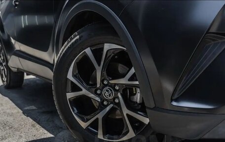 Toyota C-HR I рестайлинг, 2017 год, 1 750 000 рублей, 7 фотография