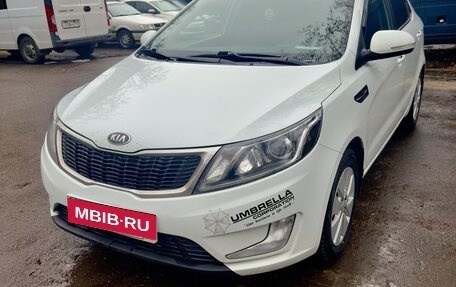 KIA Rio III рестайлинг, 2013 год, 930 000 рублей, 1 фотография