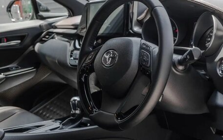 Toyota C-HR I рестайлинг, 2017 год, 1 750 000 рублей, 9 фотография
