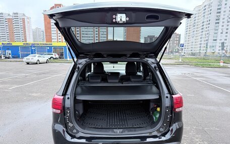 Mitsubishi Outlander III рестайлинг 3, 2021 год, 2 700 000 рублей, 8 фотография