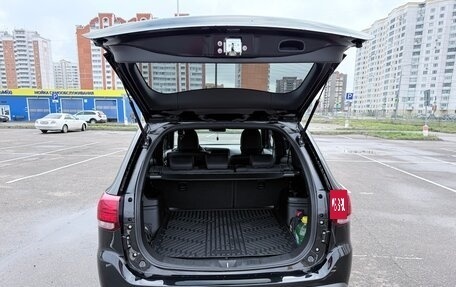 Mitsubishi Outlander III рестайлинг 3, 2021 год, 2 700 000 рублей, 7 фотография