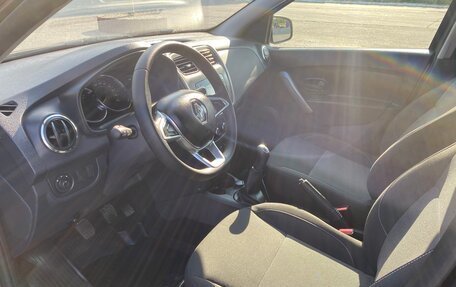 Renault Logan II, 2019 год, 1 050 000 рублей, 11 фотография