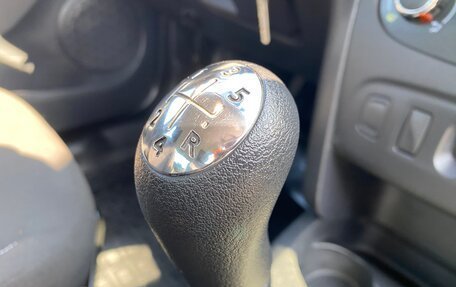 Renault Logan II, 2019 год, 1 050 000 рублей, 25 фотография