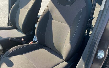 Renault Logan II, 2019 год, 1 050 000 рублей, 19 фотография