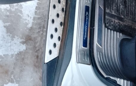 Mitsubishi Outlander III рестайлинг 3, 2015 год, 1 200 000 рублей, 8 фотография