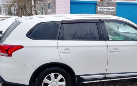 Mitsubishi Outlander III рестайлинг 3, 2015 год, 1 200 000 рублей, 19 фотография