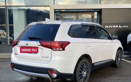 Mitsubishi Outlander III рестайлинг 3, 2018 год, 1 999 000 рублей, 5 фотография