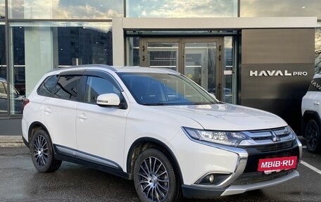 Mitsubishi Outlander III рестайлинг 3, 2018 год, 1 999 000 рублей, 3 фотография