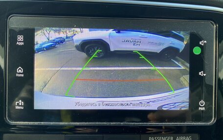 Mitsubishi Outlander III рестайлинг 3, 2018 год, 1 999 000 рублей, 16 фотография