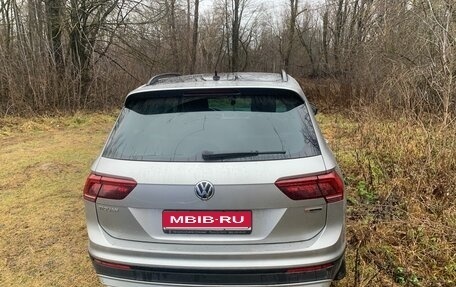 Volkswagen Tiguan II, 2020 год, 2 500 000 рублей, 1 фотография