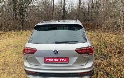 Volkswagen Tiguan II, 2020 год, 2 500 000 рублей, 1 фотография