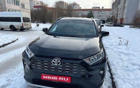 Toyota RAV4, 2019 год, 2 999 000 рублей, 1 фотография