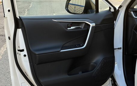 Toyota RAV4, 2025 год, 4 100 000 рублей, 13 фотография