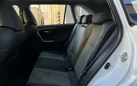 Toyota RAV4, 2025 год, 4 100 000 рублей, 29 фотография