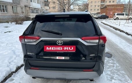 Toyota RAV4, 2019 год, 2 999 000 рублей, 4 фотография