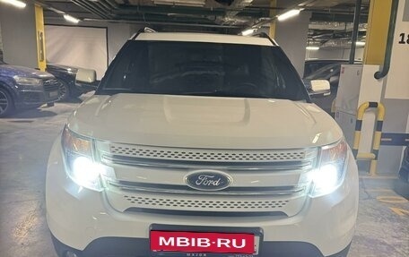 Ford Explorer VI, 2014 год, 1 800 000 рублей, 2 фотография