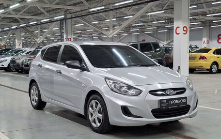 Hyundai Solaris II рестайлинг, 2013 год, 600 000 рублей, 3 фотография