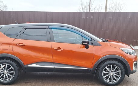 Renault Kaptur I рестайлинг, 2017 год, 1 400 000 рублей, 23 фотография