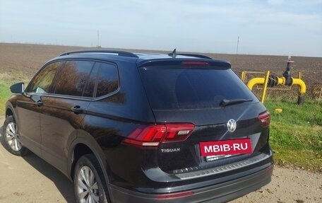 Volkswagen Tiguan II, 2020 год, 2 410 000 рублей, 5 фотография