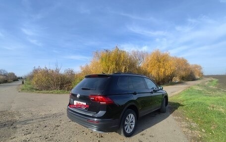 Volkswagen Tiguan II, 2020 год, 2 410 000 рублей, 6 фотография