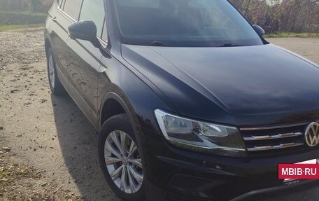 Volkswagen Tiguan II, 2020 год, 2 410 000 рублей, 9 фотография