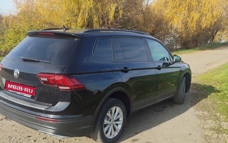 Volkswagen Tiguan II, 2020 год, 2 410 000 рублей, 7 фотография