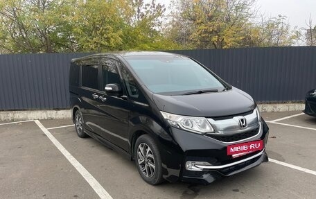 Honda Stepwgn IV, 2017 год, 1 999 999 рублей, 4 фотография