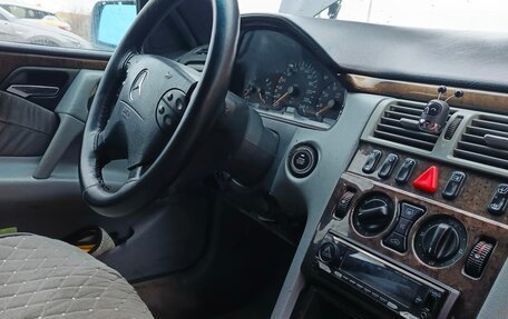 Mercedes-Benz E-Класс, 1997 год, 180 000 рублей, 6 фотография