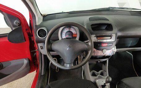 Peugeot 107 I рестайлинг, 2010 год, 389 000 рублей, 12 фотография