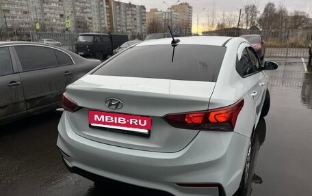 Hyundai Solaris II рестайлинг, 2017 год, 830 000 рублей, 4 фотография