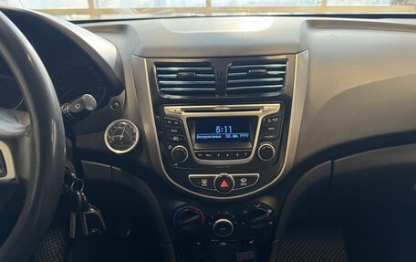 Hyundai Solaris II рестайлинг, 2013 год, 685 000 рублей, 12 фотография