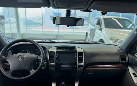 Toyota Land Cruiser Prado 120 рестайлинг, 2005 год, 2 099 900 рублей, 9 фотография