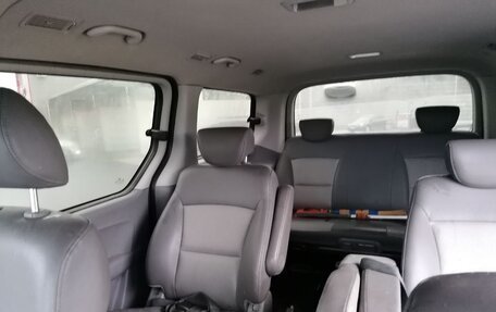 Hyundai Grand Starex Grand Starex I рестайлинг 2, 2009 год, 1 060 000 рублей, 12 фотография