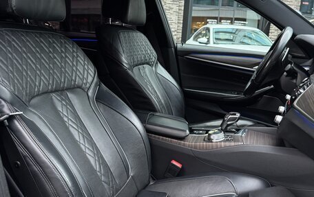 BMW 5 серия, 2019 год, 3 950 000 рублей, 13 фотография