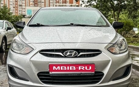 Hyundai Solaris II рестайлинг, 2013 год, 818 000 рублей, 2 фотография
