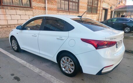 Hyundai Solaris II рестайлинг, 2017 год, 1 390 000 рублей, 8 фотография