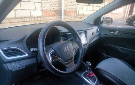 Hyundai Solaris II рестайлинг, 2017 год, 1 390 000 рублей, 19 фотография